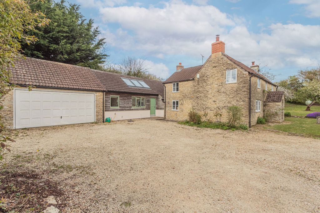 Property photo 1 of 22