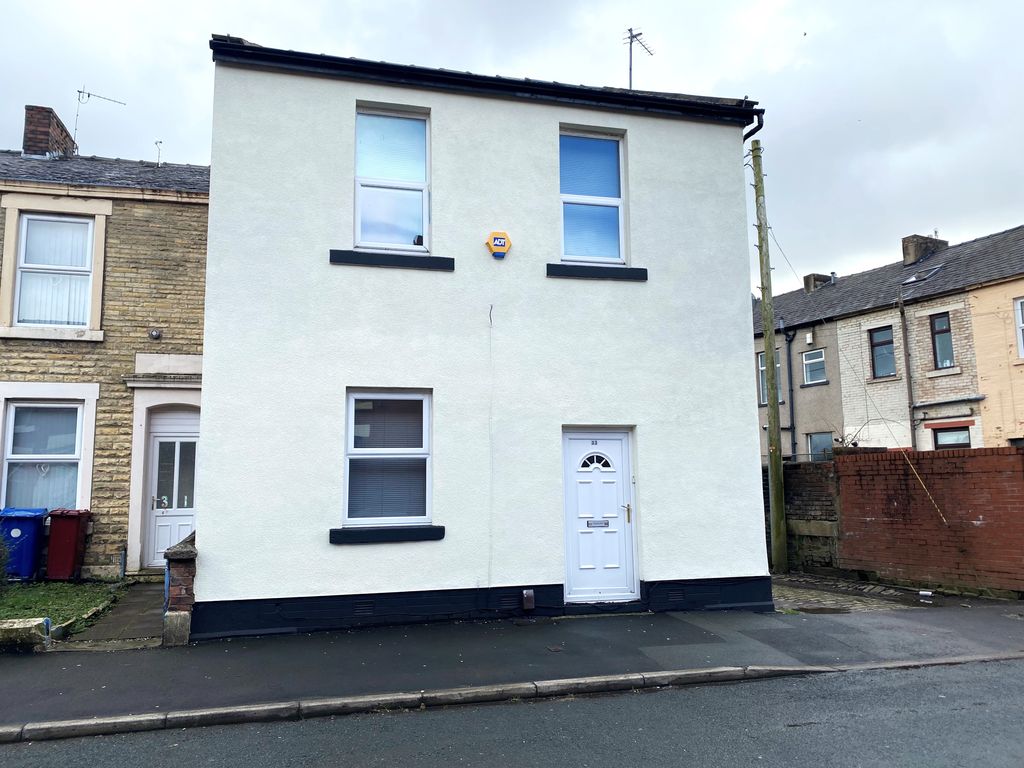 Property photo 1 of 5