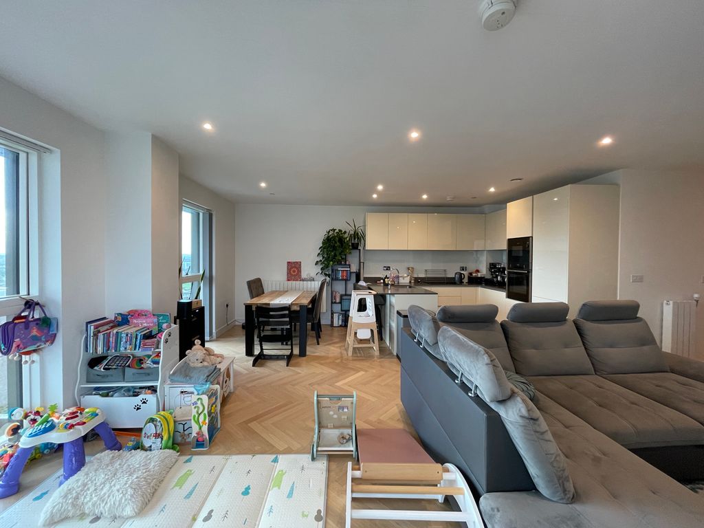 Property photo 3 of 12