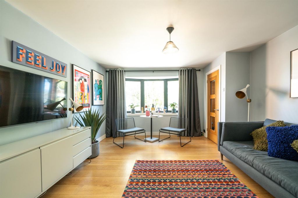 Property photo 2 of 26 49-Windmill-Avenue-1017.Jpg