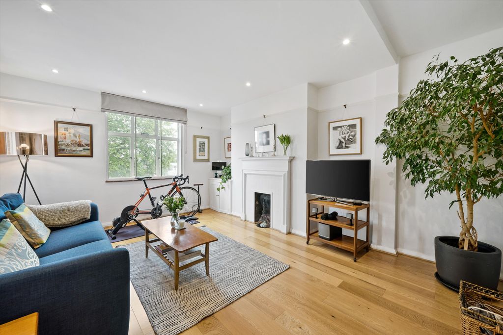 Property photo 2 of 12 Image