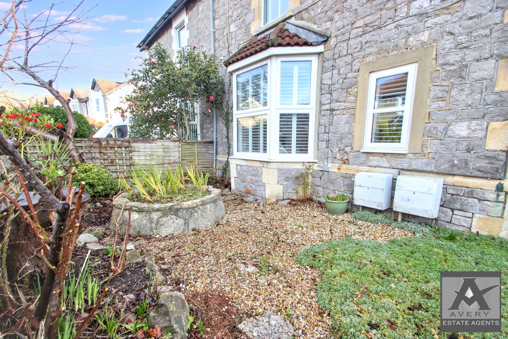 Property photo 2 of 10 Gallery