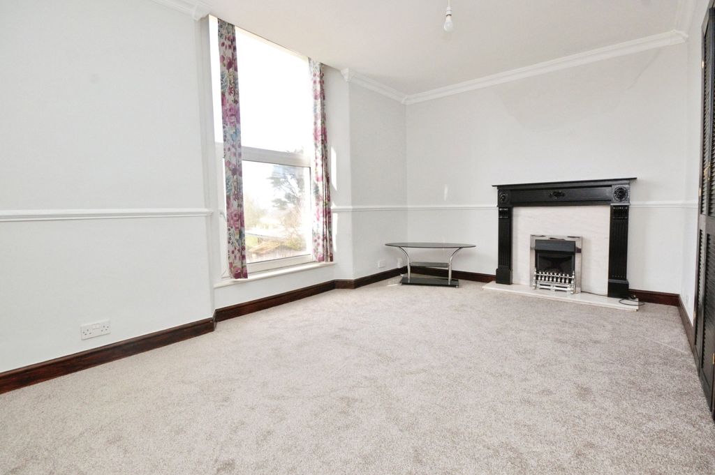 Property photo 2 of 11 2 - Picture No. 03