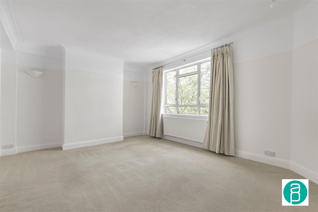 Property photo 1 of 10 Andrew_Purnell-84_Edge_Hill_Court-Sw19__1_.Jpg