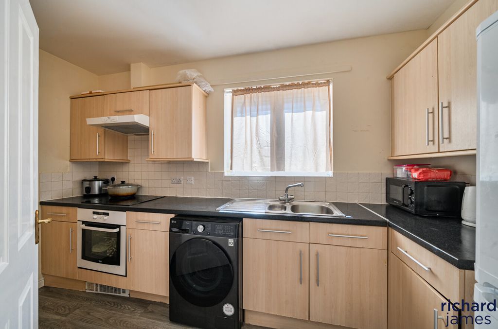 Property photo 2 of 14 5Eb5415Ef5Dd470Bb98065880d6901B9