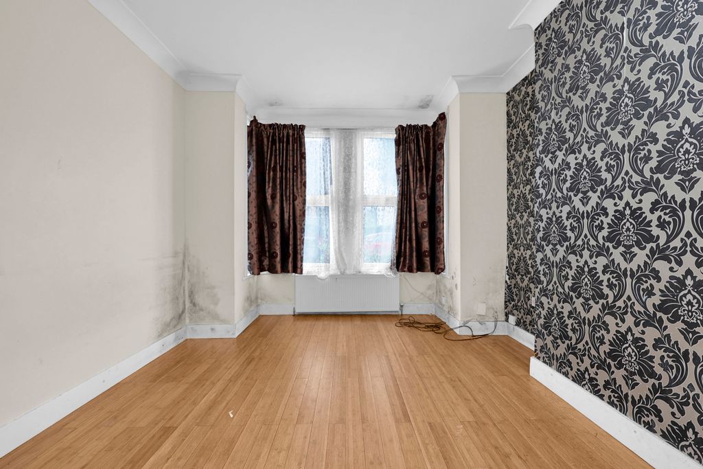 Property photo 3 of 22 9S4A5749