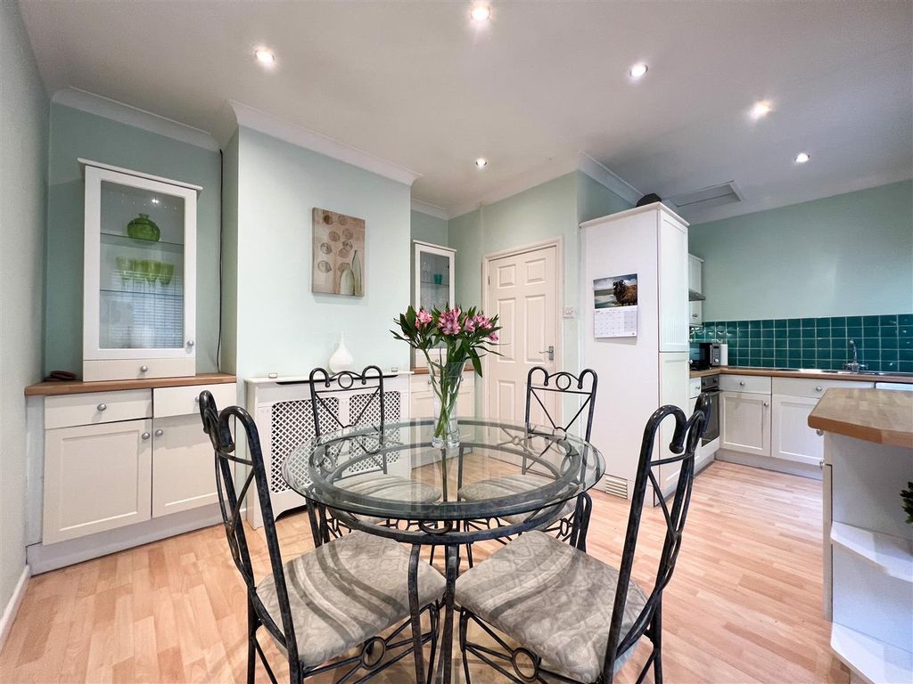 Property photo 3 of 19 Kitchen Diner