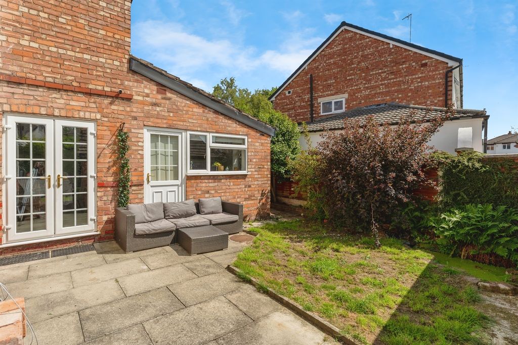 Property photo 3 of 23
