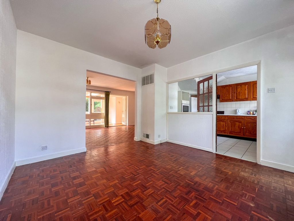 Property photo 3 of 27