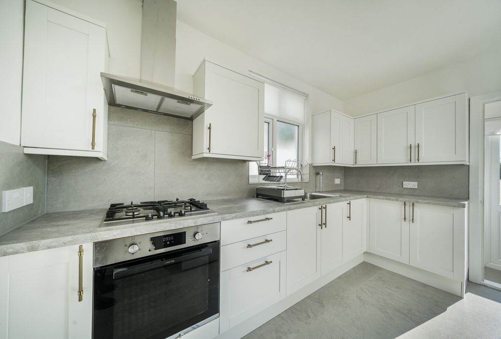 Property photo 1 of 10 1309518-21-68505B...