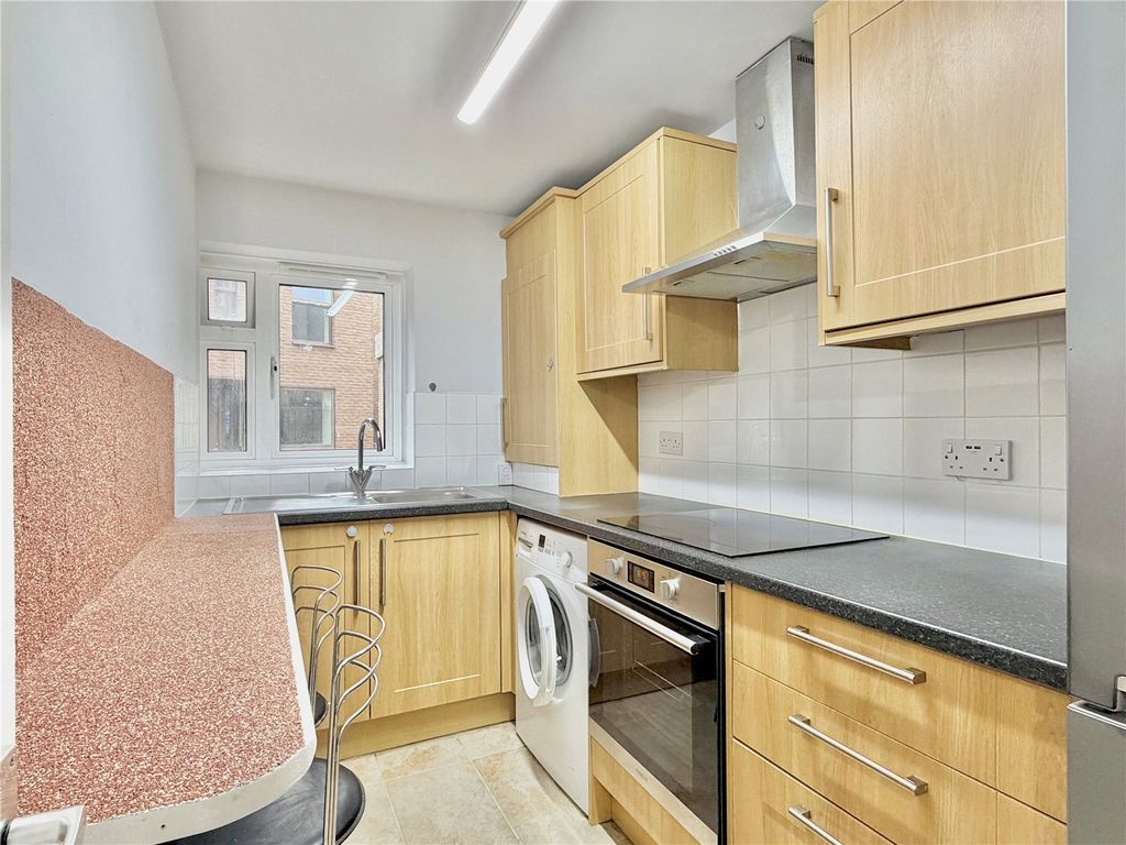 Property photo 2 of 7 Picture No. 13