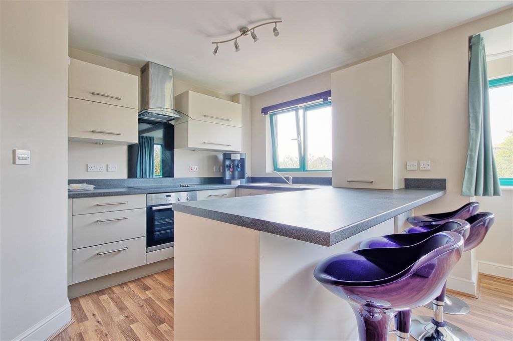Property photo 3 of 10 Kitchen.Jpg