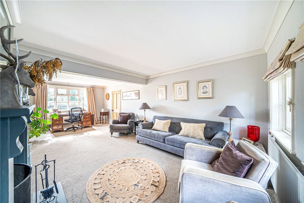 Property photo 3 of 13 Sitting Room