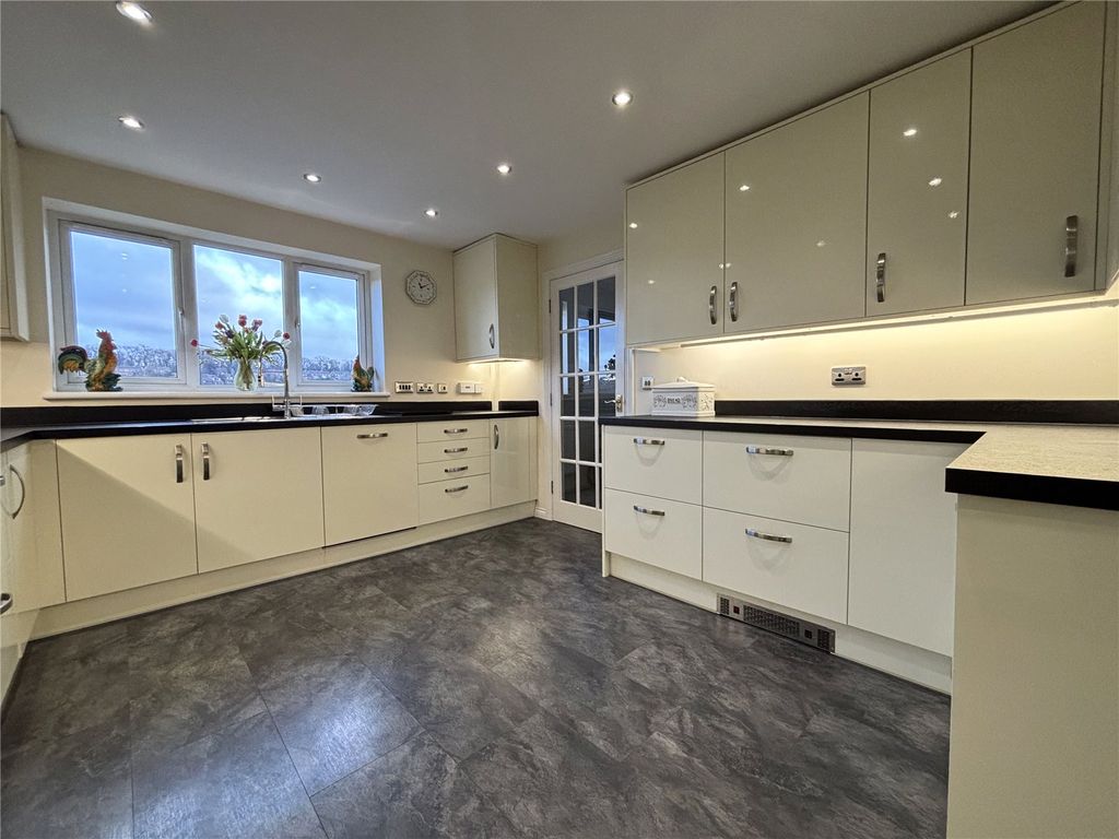 Property photo 3 of 19 Picture No. 06