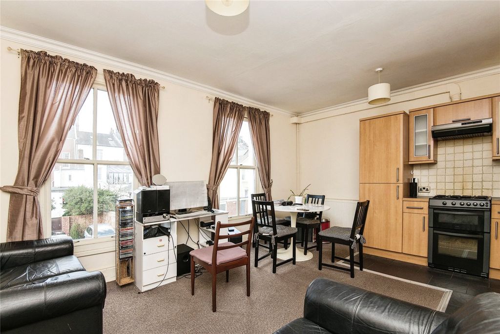 Property photo 2 of 8 Picture No. 06