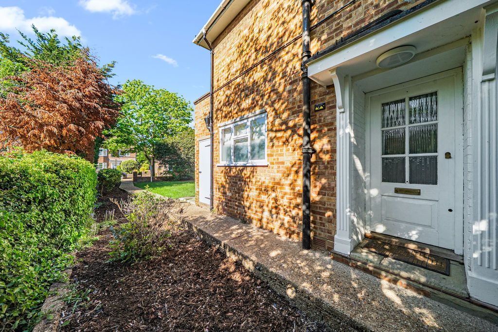 Property photo 3 of 11 Photo 13