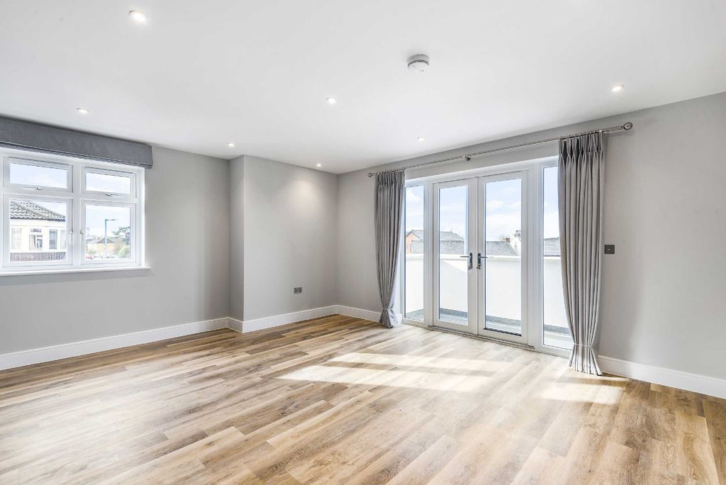 Property photo 1 of 9 Photo