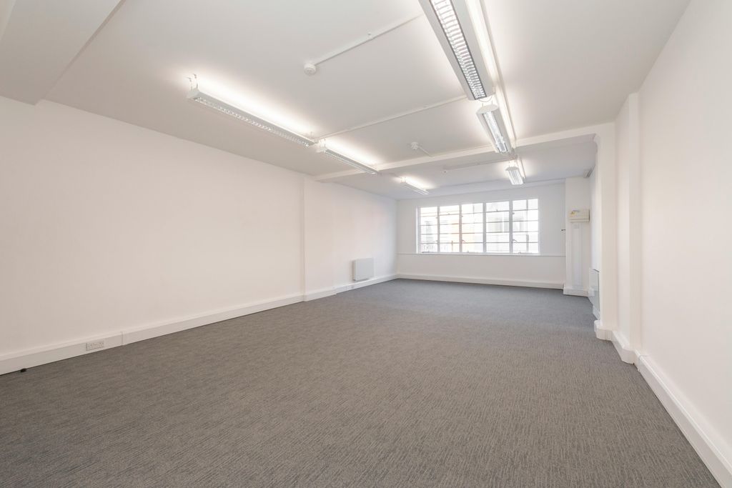 Property photo 2 of 4 00023438-Main-3.Jpg