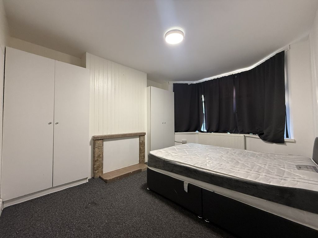 Property photo 3 of 11 Tempimageq6l6Gf