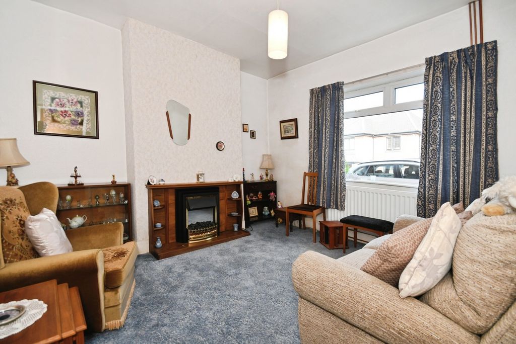 Property photo 2 of 17 Photo