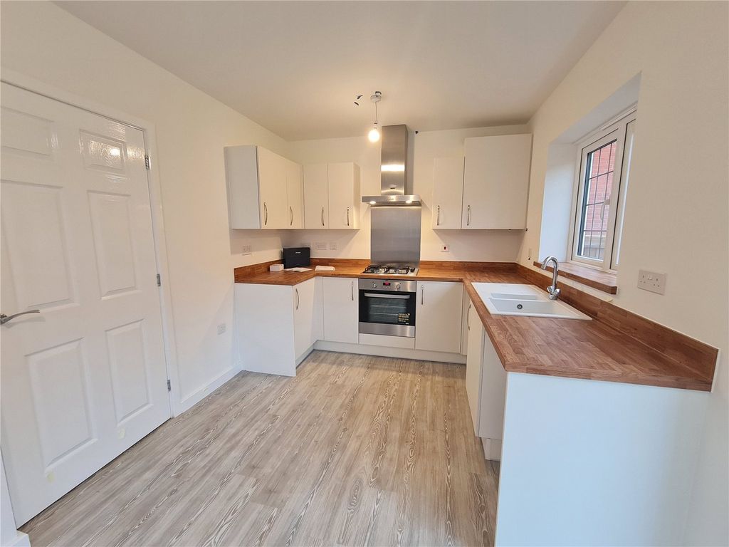 Property photo 3 of 13 Picture No. 02