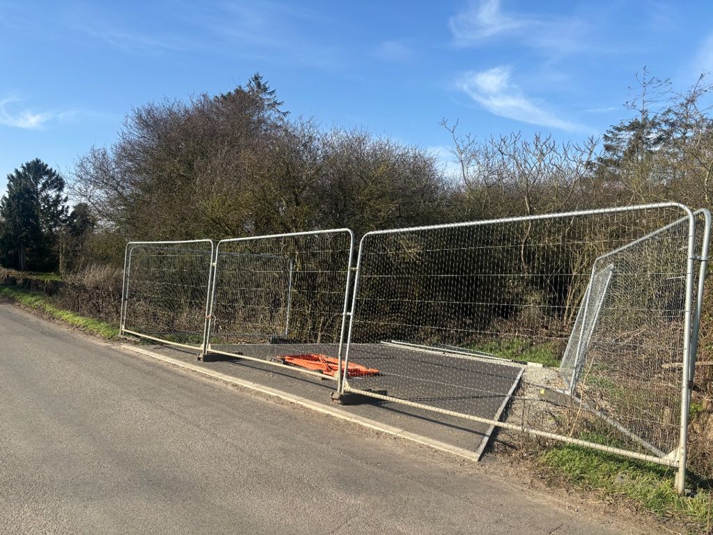 Property photo 2 of 4 4636051