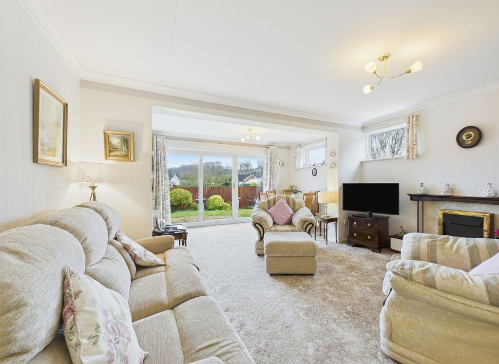 Property photo 2 of 16 Lounge/Dining Room