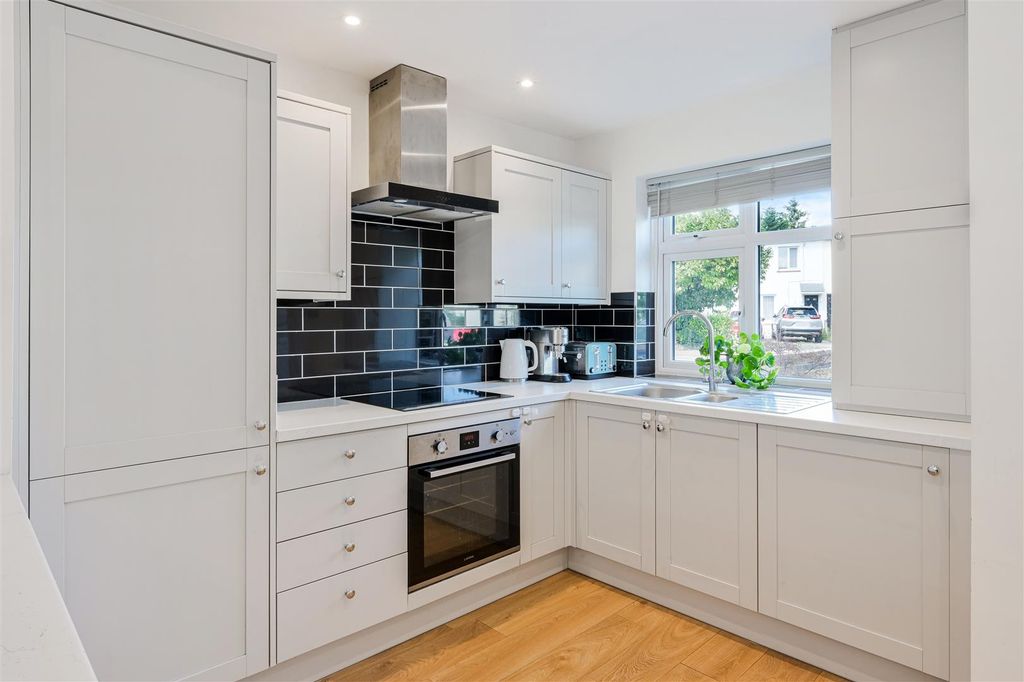 Property photo 3 of 14 Horton Hill (7).Jpg