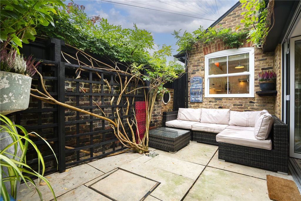 Property photo 2 of 18 Picture No. 02