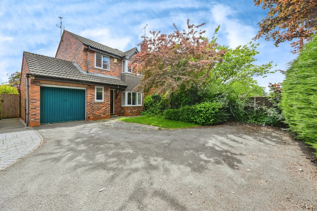 Property photo 1 of 17 Entrance Door: