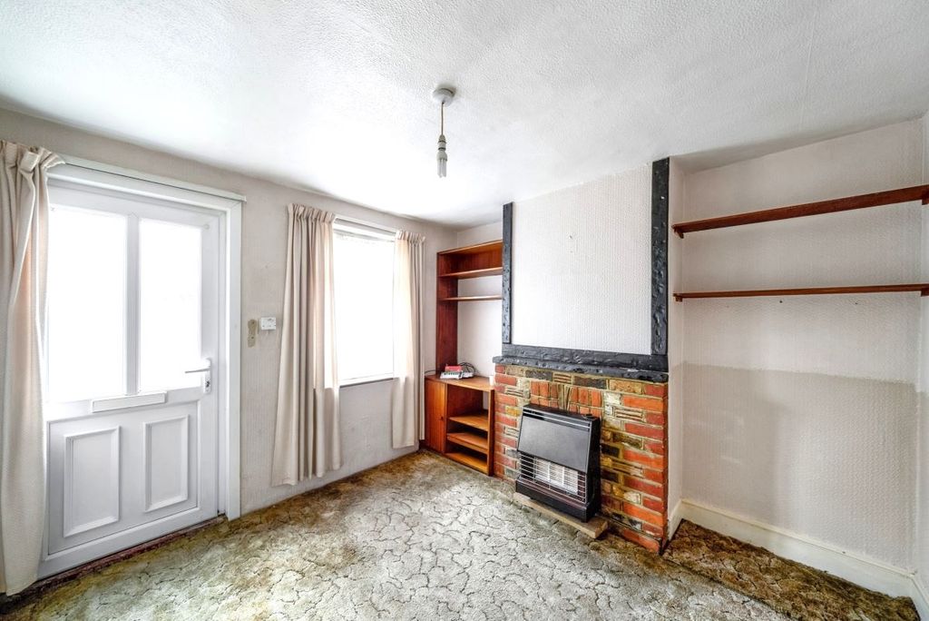 Property photo 3 of 11
