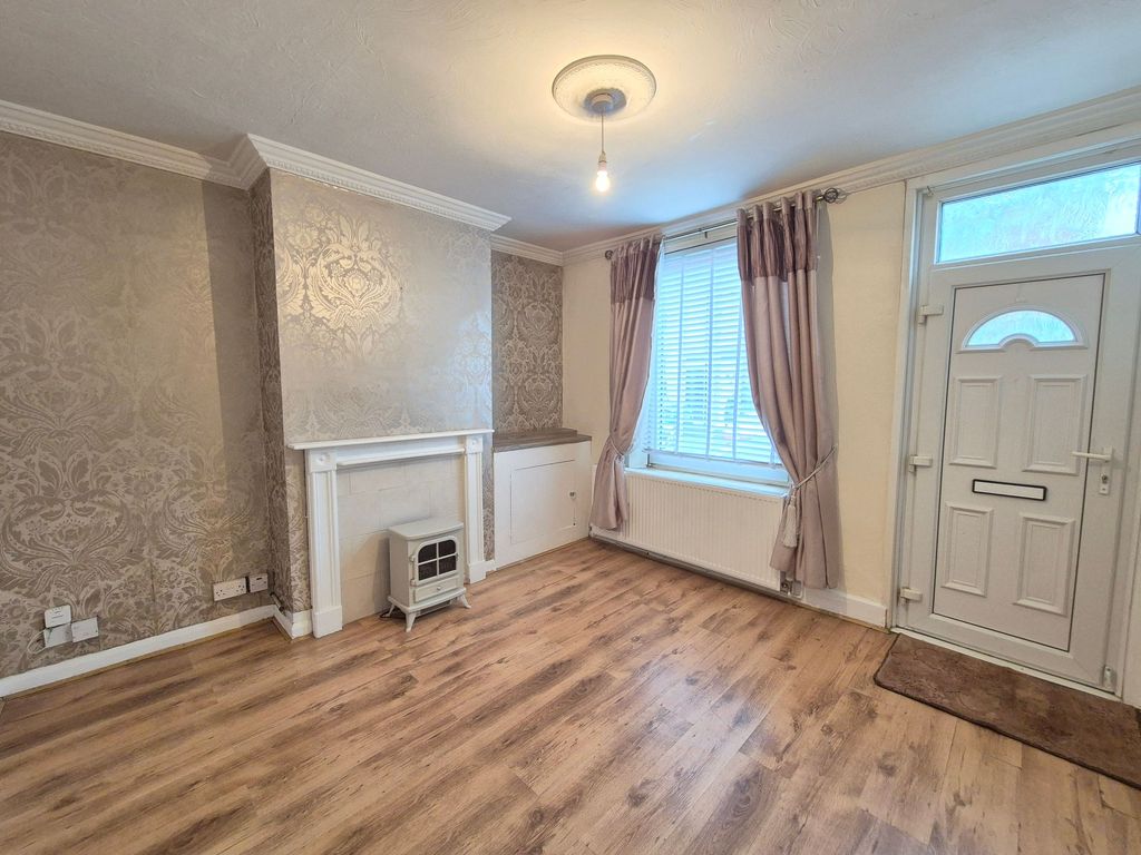 Property photo 2 of 14 Lounge