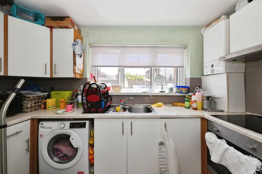 Property photo 3 of 11