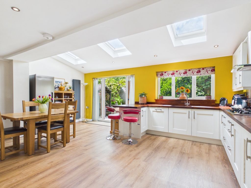Property photo 2 of 27 Open Plan Kitchen Diner Family Room
