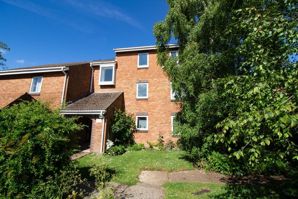 Property photo 1 of 9