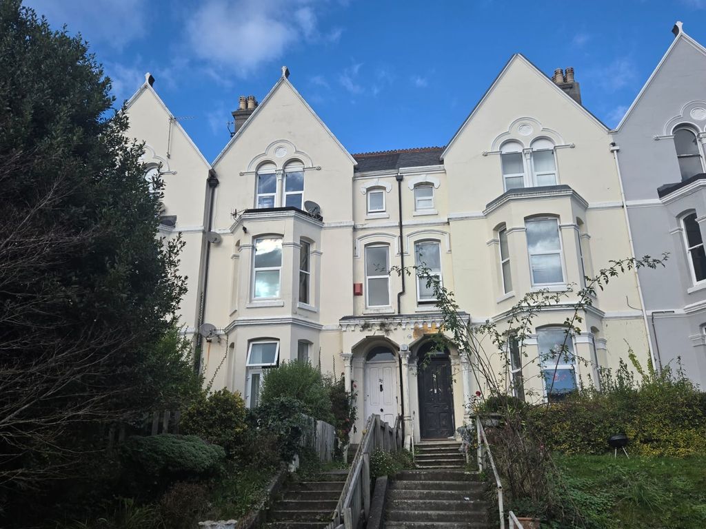 Property photo 1 of 21 Connaught 1