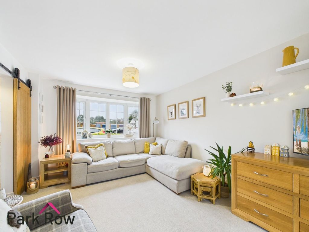 Property photo 2 of 27