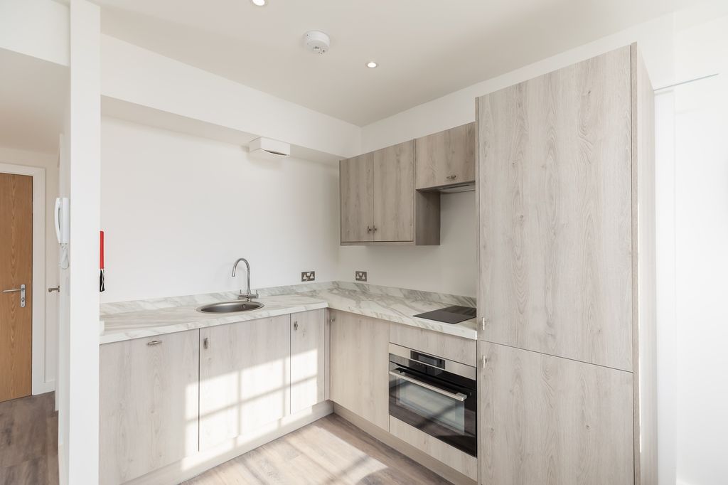 Property photo 3 of 4 A Modern And Tidy Kitchenette With Ample Natural l...