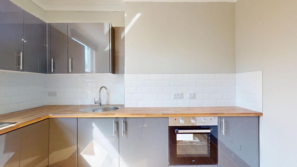 Property photo 2 of 15 Kitchen