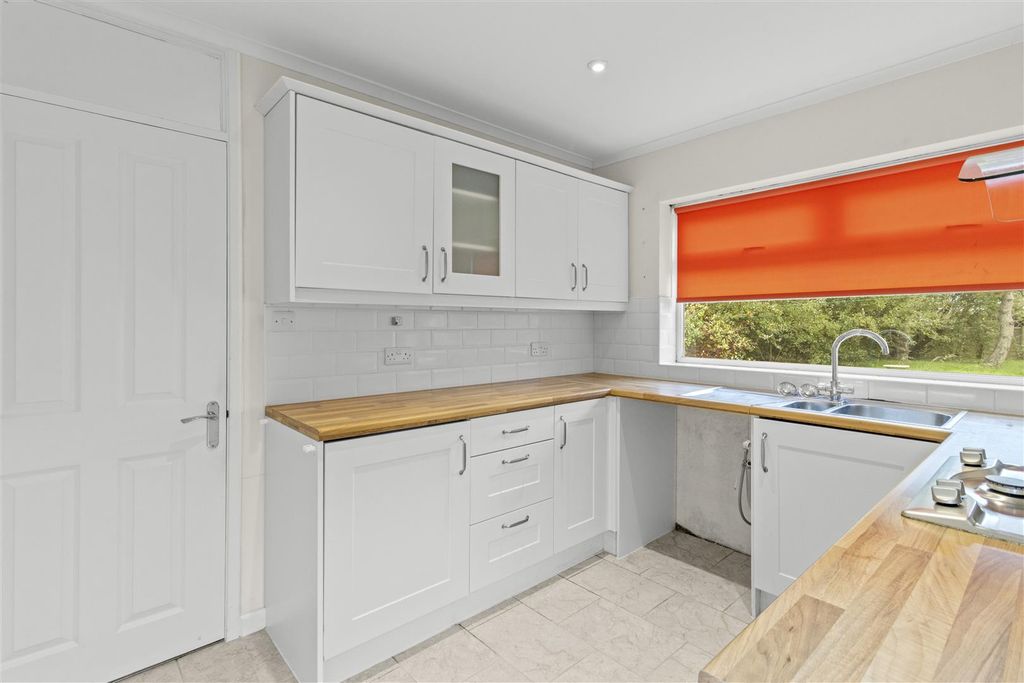 Property photo 2 of 16 Kitchen