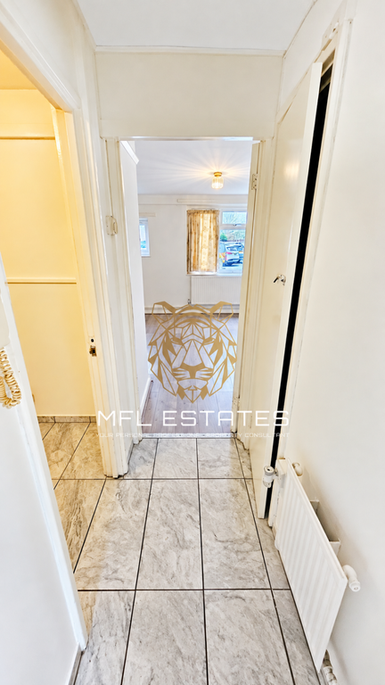 Property photo 3 of 9 Gallery