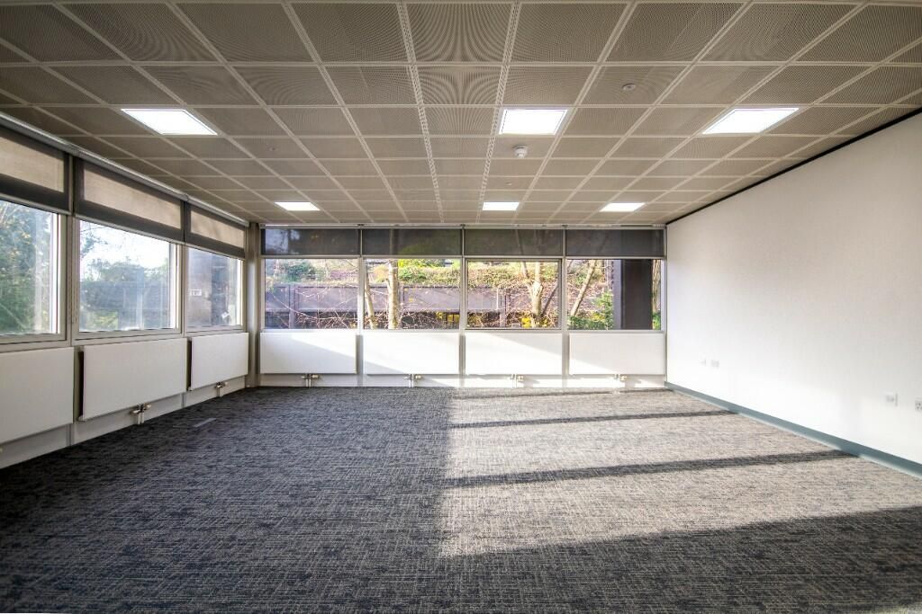 Property photo 3 of 132 Office