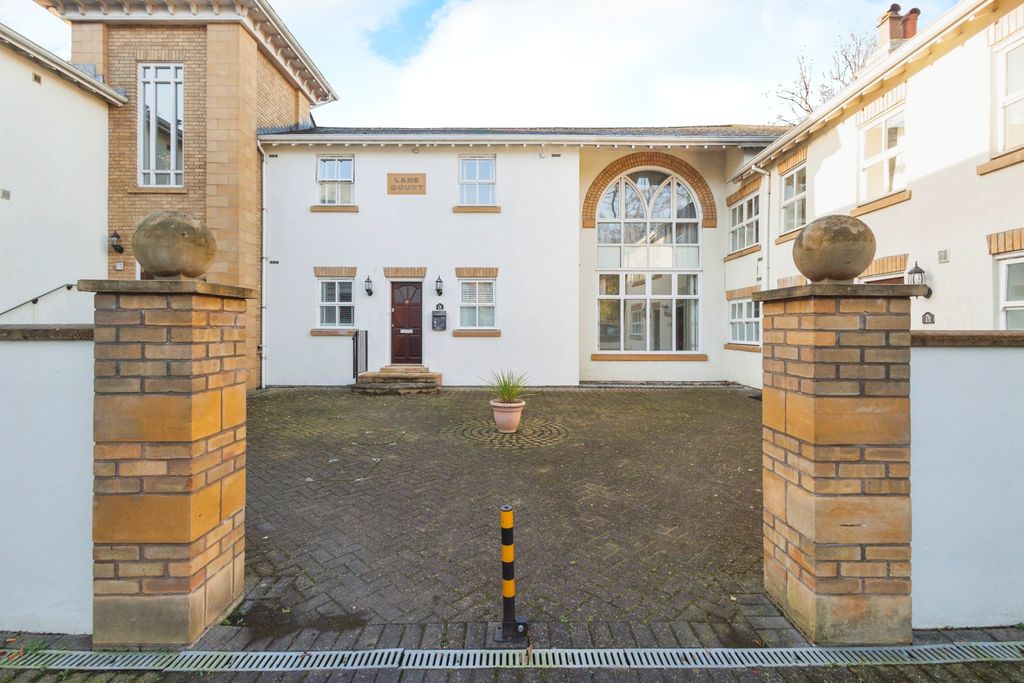 Property photo 2 of 17 Photography