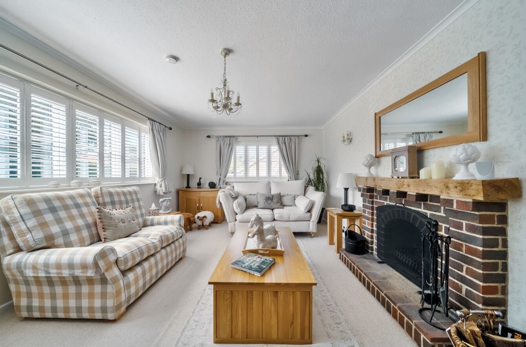Property photo 3 of 15 1265002-22-686281...