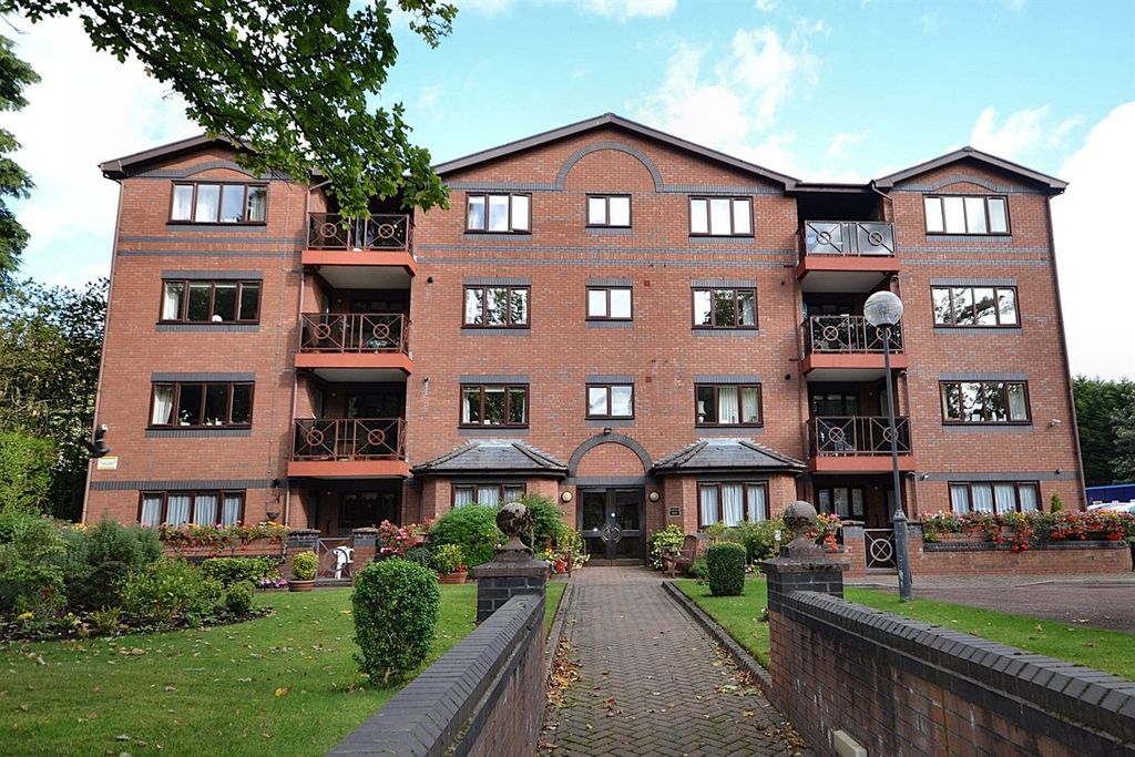 Property photo 1 of 12 (Main)