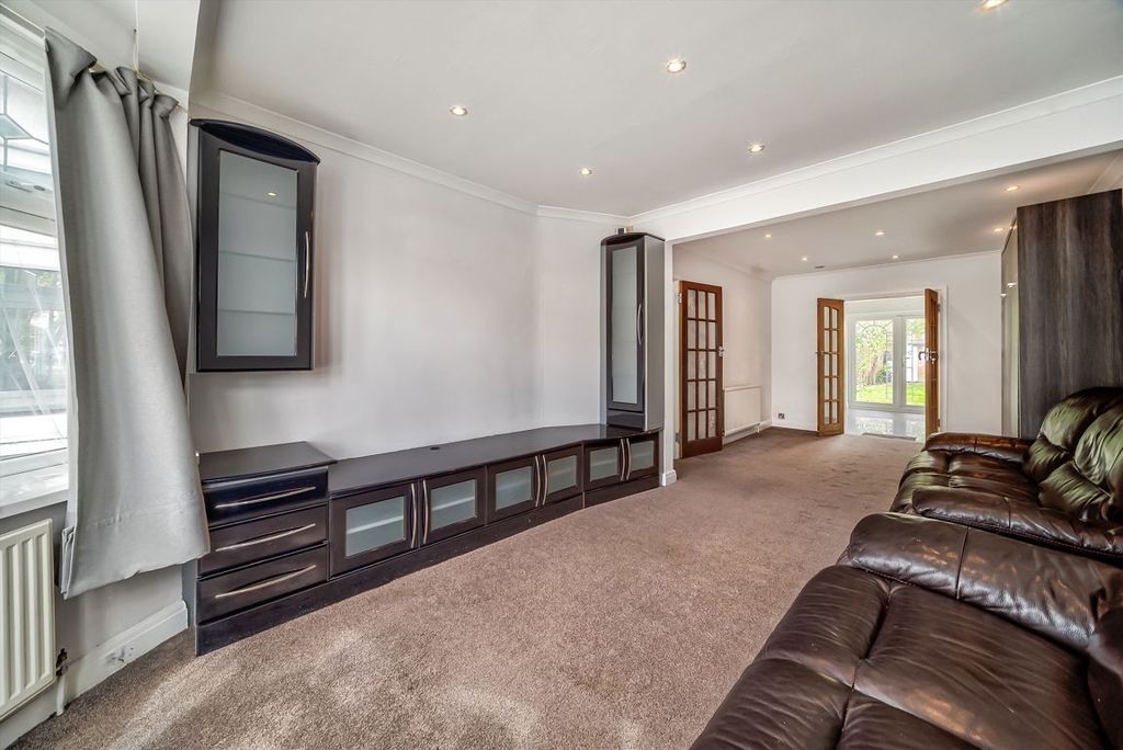 Property photo 2 of 6