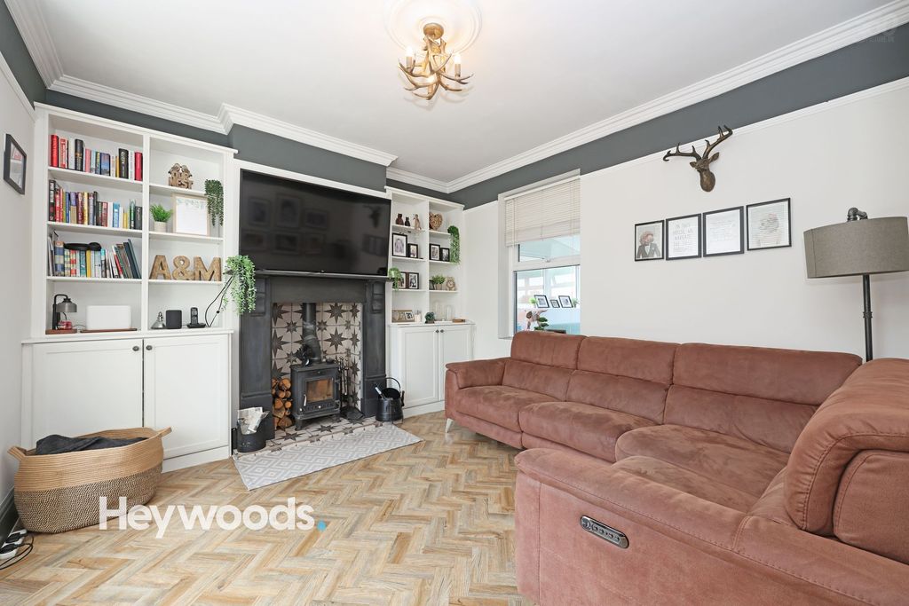 Property photo 3 of 38