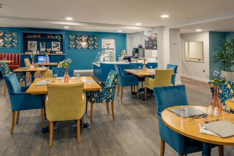 Property photo 3 of 18 Bistro
