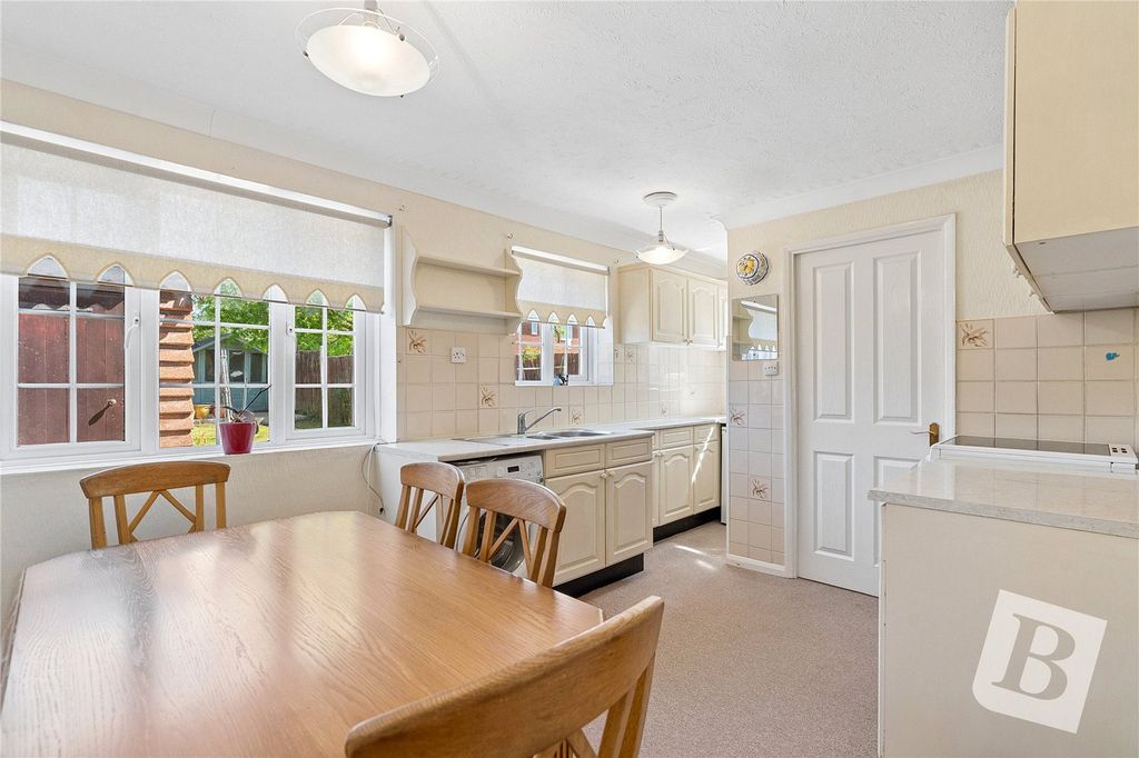 Property photo 3 of 12 Kitchen/Breakfast