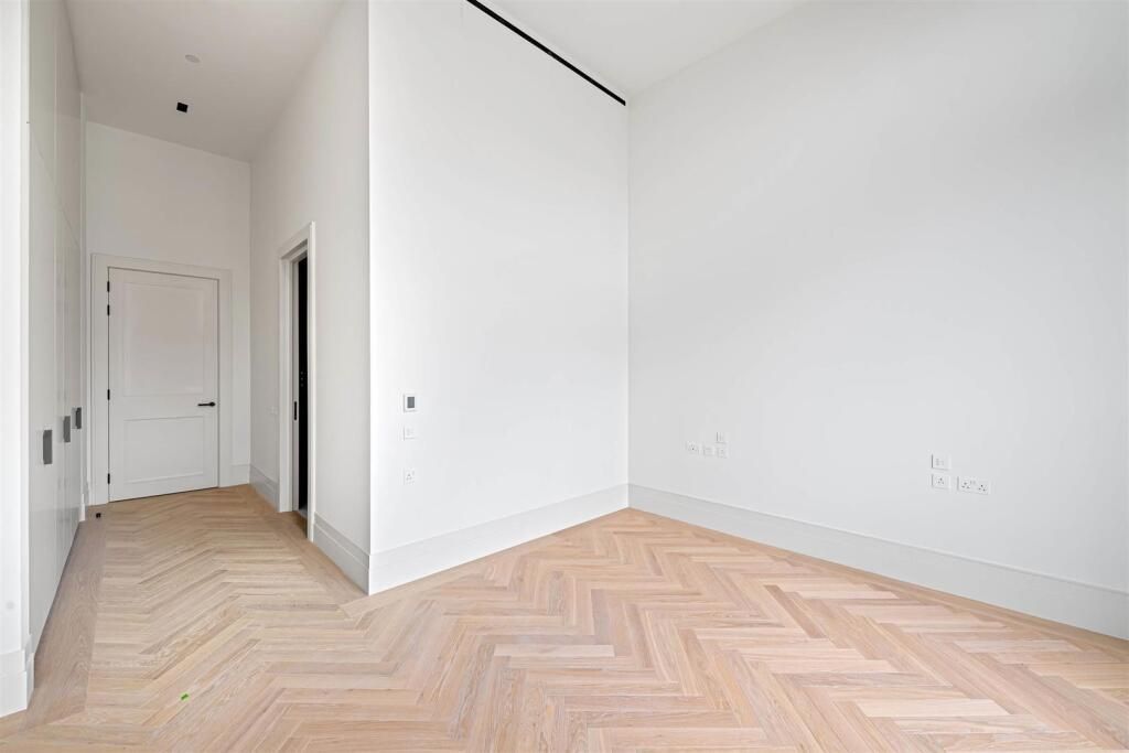 Property photo 1 of 2